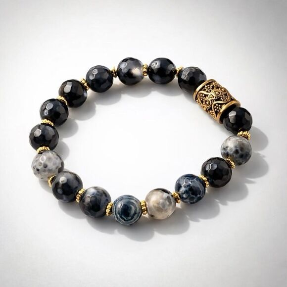 Black Banded Faceted Agate Bracelet 10mm Vintage Gold Tone Handmade OOAK - Picture 3 of 8